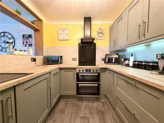 Flat for sale in West Cliff, Bournemouth