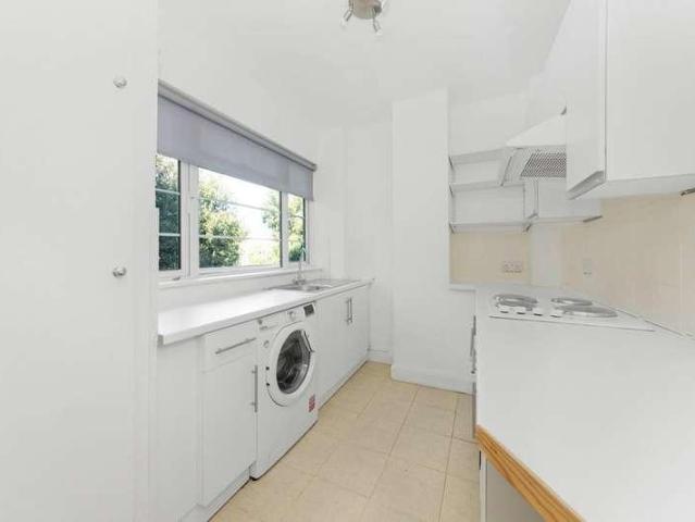 Flat for sale in West Norwood, Greater London