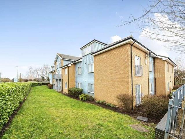 Flat for sale in London Borough of Sutton, Greater London