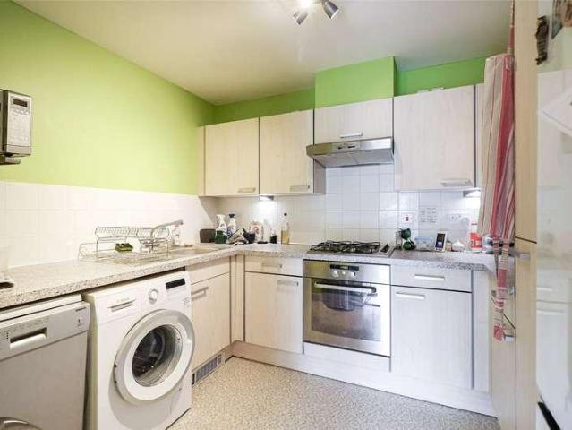 Flat for sale in Royal Borough of Greenwich, Greater London