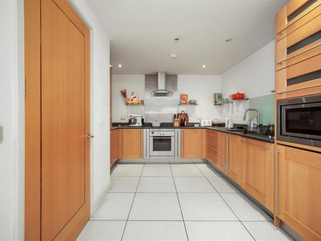 Flat for sale in Shoreditch, Greater London
