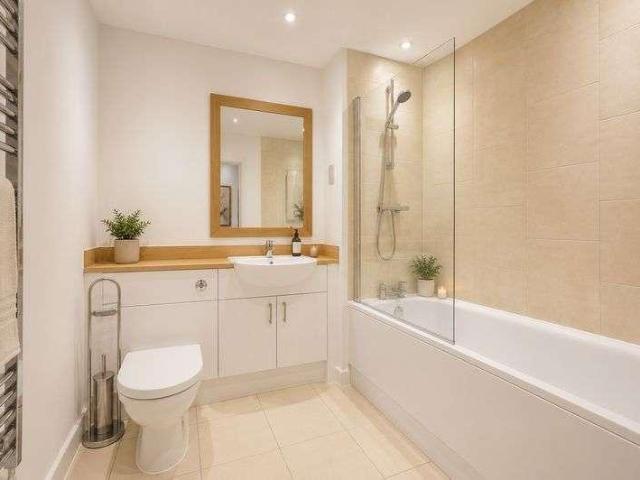 Flat for sale in Silvertown, Greater London