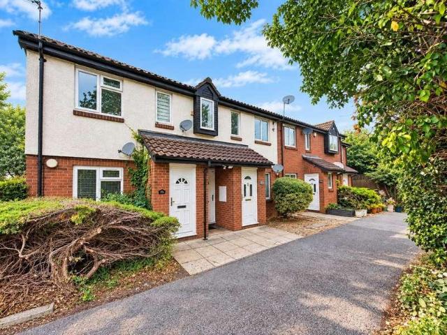 Flat for sale in London Borough of Hillingdon, Greater London
