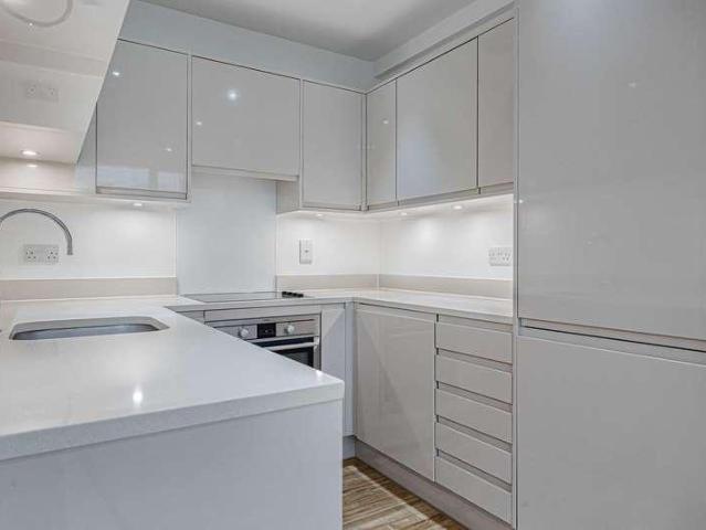 Flat for sale in Petts Wood, Greater London