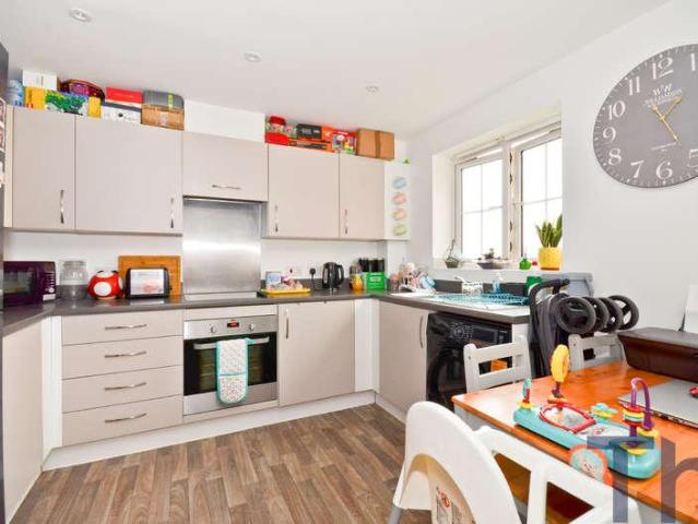 Flat for sale in Pan Meadows, Shide