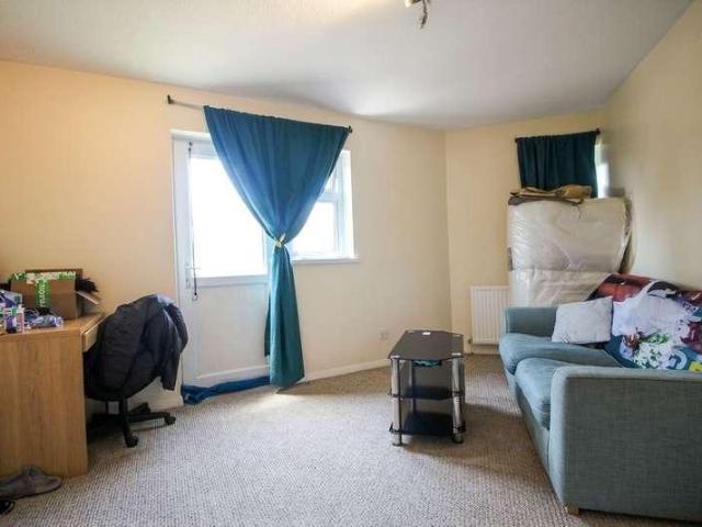 Flat for sale in Bridgefield, Kent