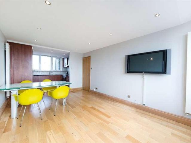 Flat for sale in Holborn, Greater London
