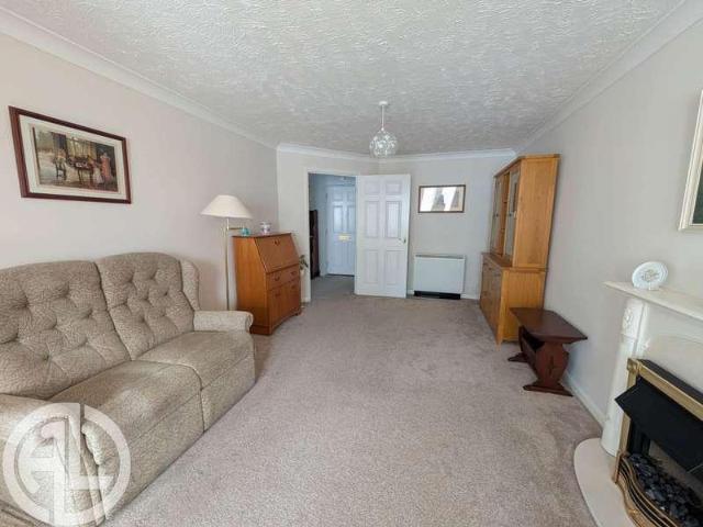 Flat for sale in Norton, King's Walden