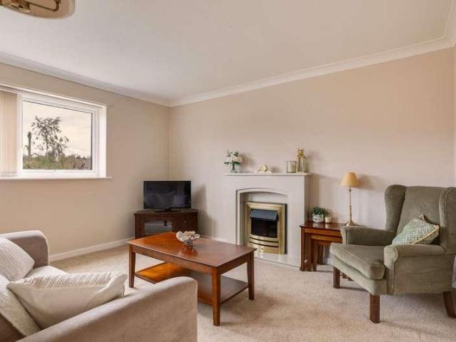 Flat for sale in Woodsmoor, Bramhall