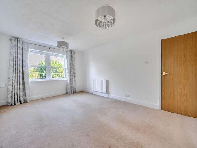 Flat for sale in Reffles Bridge, Reigate and Banstead