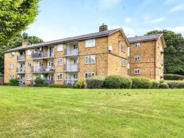 Flat for sale in Bracknell, Bracknell Forest