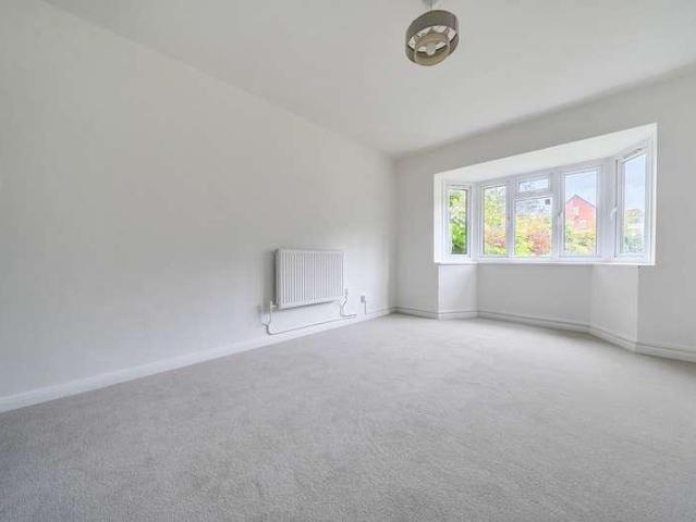Flat for sale in Sunninghill and Ascot, Sunninghill
