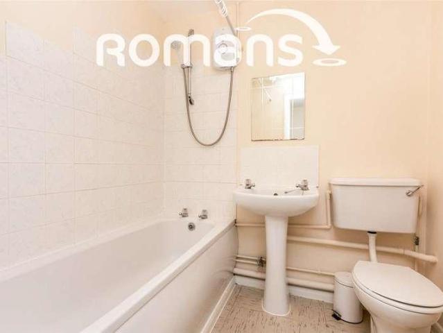 Flat for sale in Aldershot, Hampshire