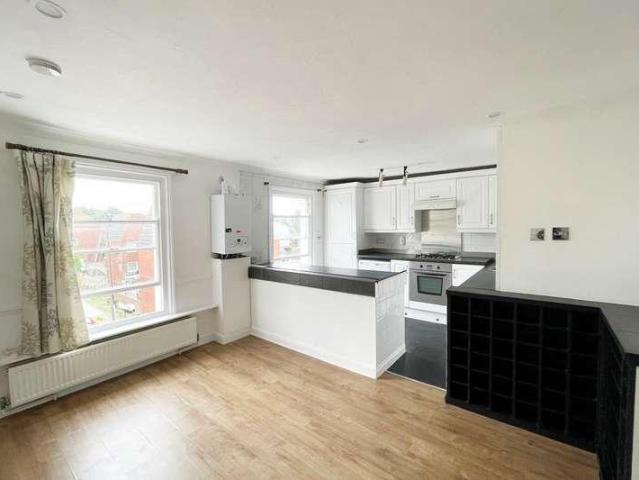Flat for sale in Nunhead, Greater London