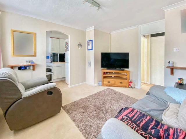 Flat for sale in Bearwood, Poole
