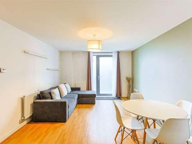 Flat for sale in Colindale, Greater London