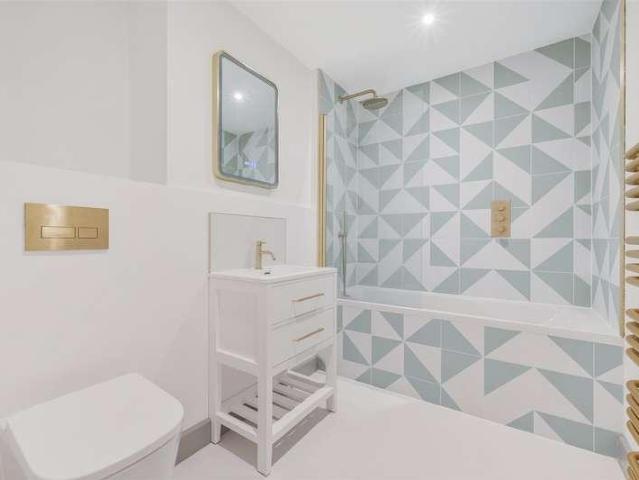 Flat for sale in Greater London