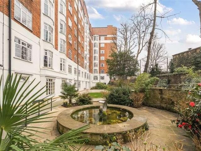 Flat for sale in St. John's Wood, Greater London