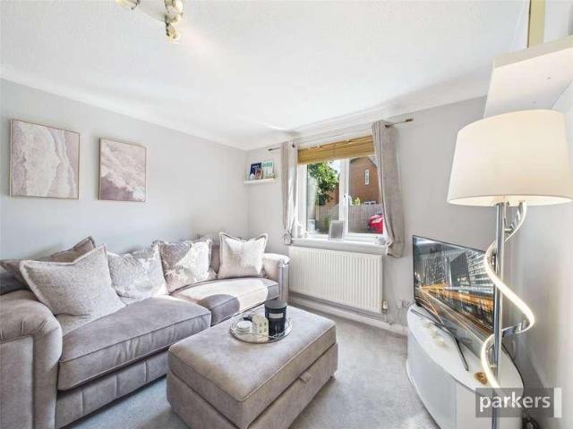 Flat for sale in Earley