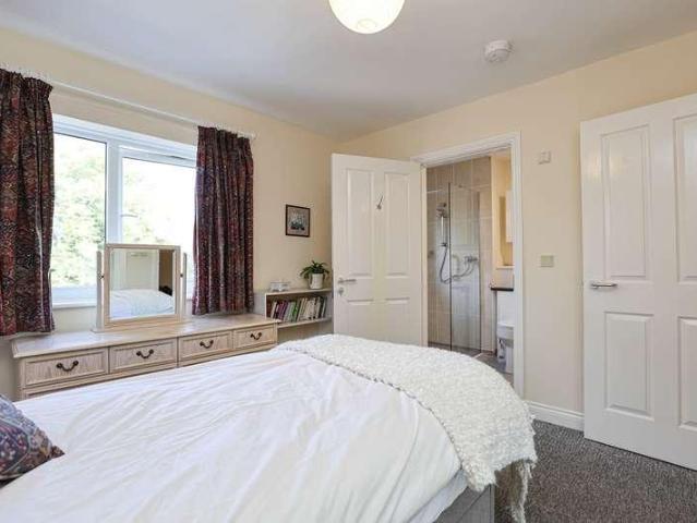 Flat for sale in Fell Lane
