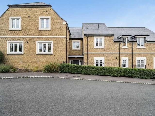 Flat for sale in Dean Court, Vale of White Horse