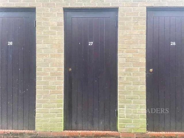Flat for sale in Arbury, Cambridgeshire