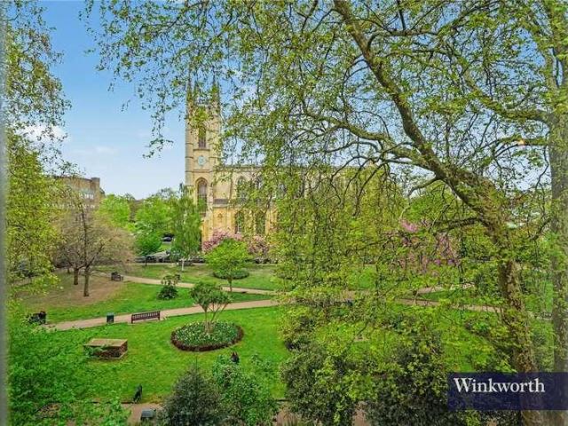 Flat for sale in Chelsea, Greater London