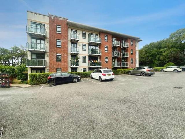 Flat for sale in Chapel Field, Bury