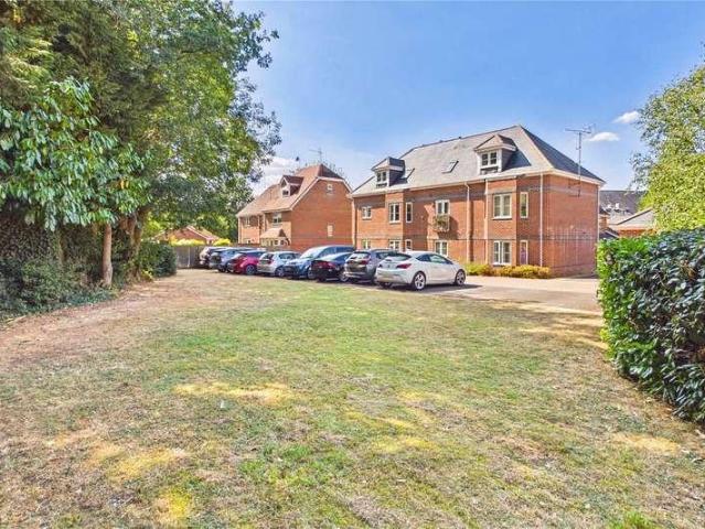 Flat for sale in Little Hungerford, Hermitage