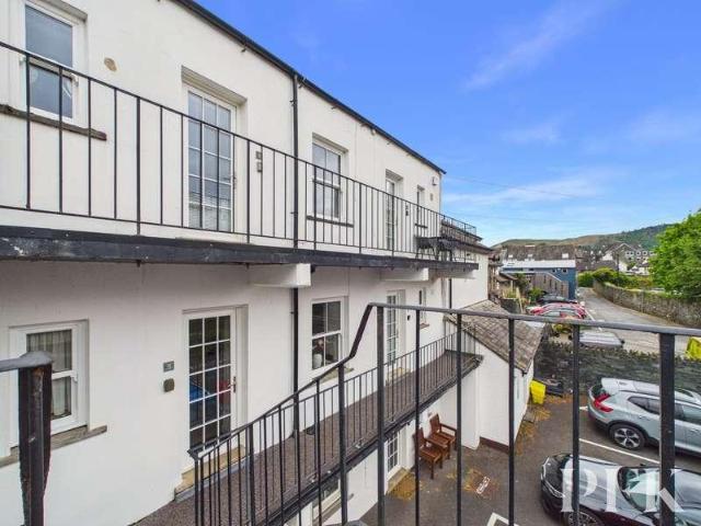 Flat for sale in Keswick