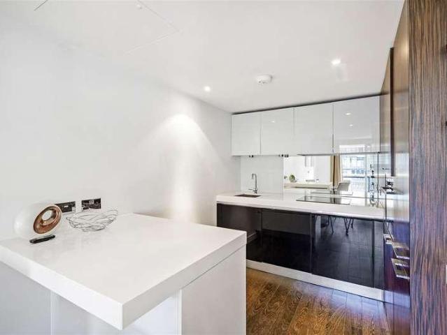 Flat for sale in Pimlico, Greater London
