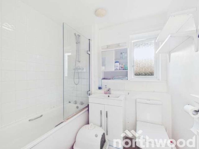 Flat for sale in Godinton Park, Bridgefield