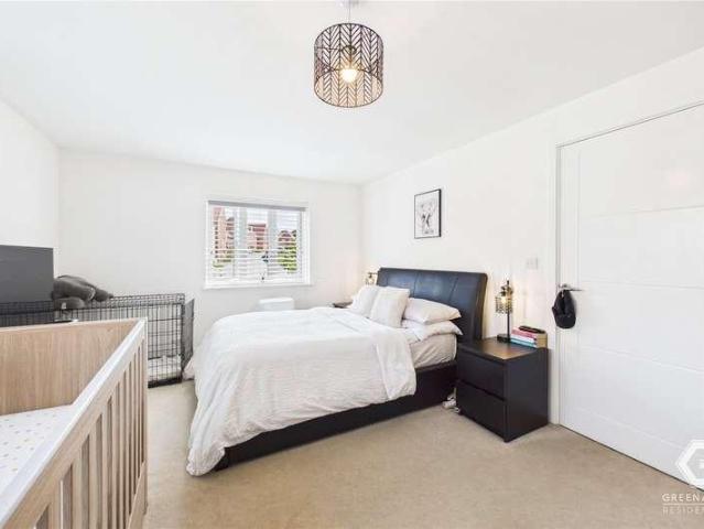 Flat for sale in Perryfields, West Sussex