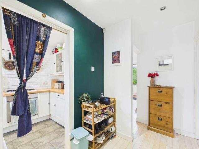 Flat for sale in London Borough of Southwark, Greater London