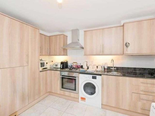 Flat for sale in Broxbourne, Hertfordshire