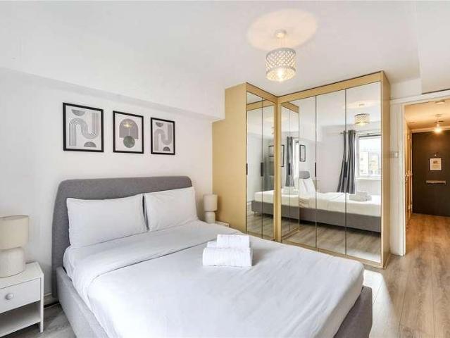 Flat for sale in East Marylebone, Mayfair