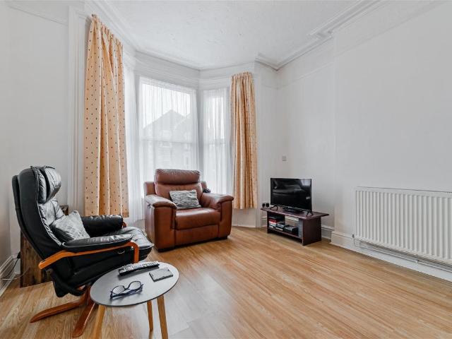 Flat for sale in Whitecross Village, Weston-super-Mare