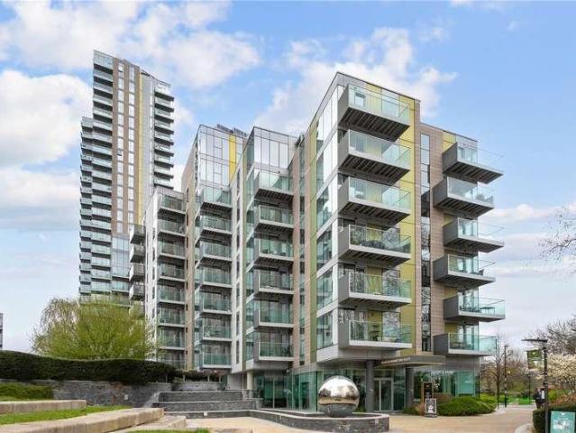 Flat for sale in Stamford Hill, Greater London