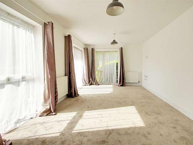 Flat for sale in Pouchen End, Hertfordshire