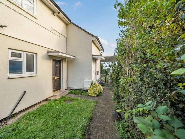 Flat for sale in Barrs Court, Cadbury Heath