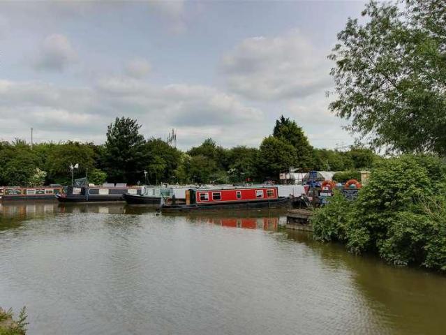 Flat for sale in Pouchen End, Hertfordshire