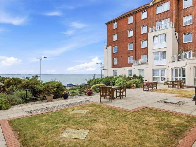 Flat for sale in Westcliff-on-Sea, Southend-on-Sea