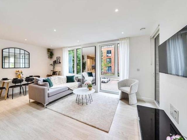 Flat for sale in London Borough of Barnet, Greater London