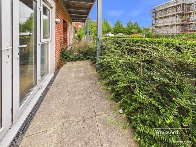Flat for sale in Whitley, Reading