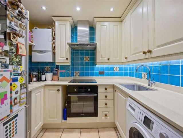 Flat for sale in South Hampstead, Greater London