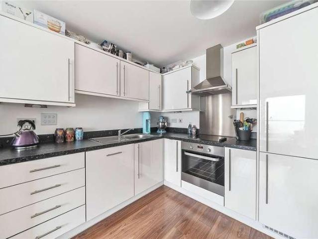Flat for sale in Brentford, London Borough of Hounslow