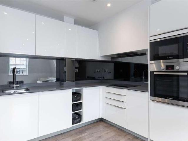 Flat for sale in Brentford, Strand-on-the-Green