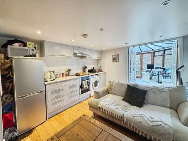 Flat for sale in Warminster, Wiltshire
