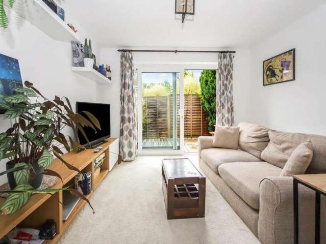 Flat for sale in Pouchen End, Hertfordshire