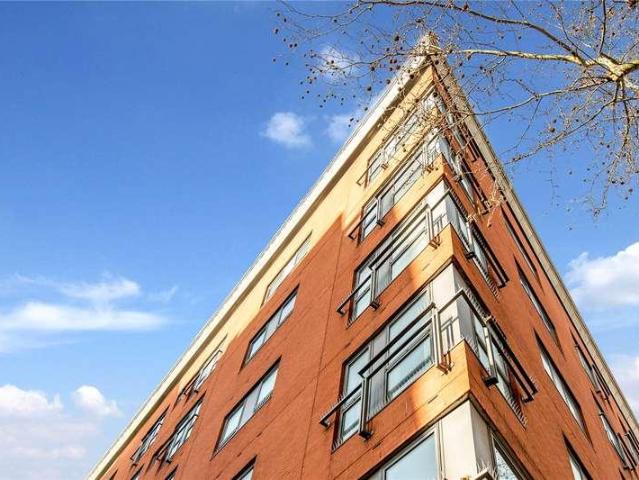 Flat for sale in Holborn, Greater London